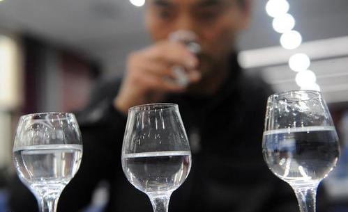 什么溫度喝白酒比較好？白酒溫度和味道有什么關系？