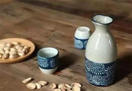 為什么小曲清香白酒發(fā)苦？小曲清香白酒怎么除苦？