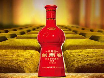 劍南春白酒有哪些香氣？劍南春是復(fù)合濃香型白酒。