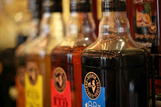 白酒和洋酒有什么區(qū)別？白酒和洋酒哪種酒比較好？