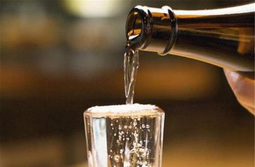 為什么白酒要做餐飲渠道？白酒經(jīng)銷商如何做餐飲渠道？