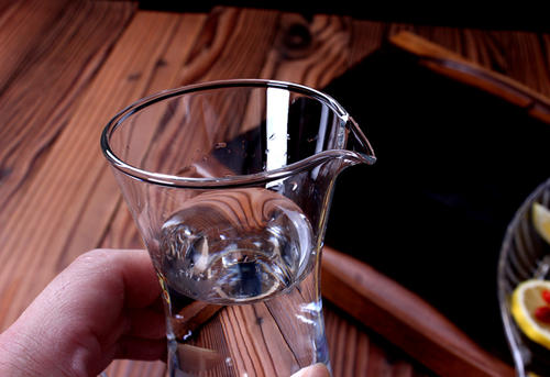 為什么醬香酒低度白酒比較少？什么樣的白酒可以降度？
