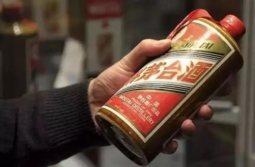 茅臺老酒和茅臺年份酒有什么區(qū)別？什么是茅臺老酒？