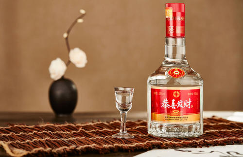 五糧液和瀘州老窖有什么區(qū)別？如何鑒別瀘州老窖真假？