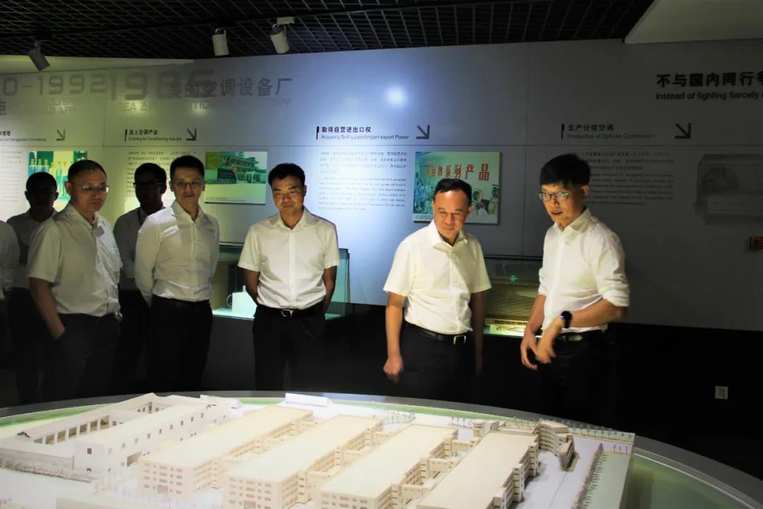 郎酒董事長汪俊林“擴(kuò)建”的朋友圈是個(gè)什么圈？
