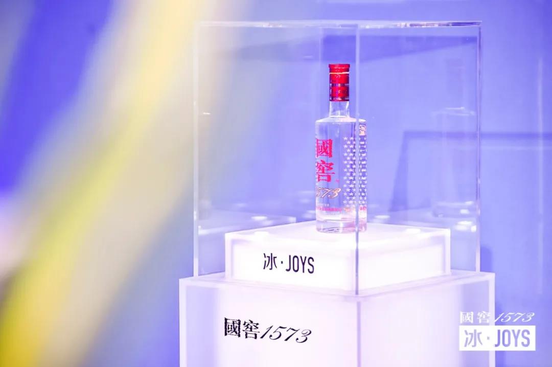 冰火碰撞再升級？這一次瀘州老窖用34場快閃回答