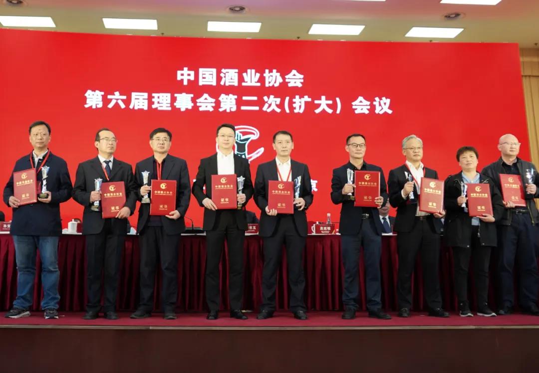 郎酒一口氣拿下五項(xiàng)大獎(jiǎng)，和品質(zhì)杠上了！
