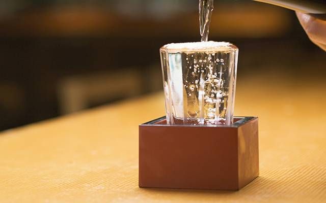 白酒可以和紅酒混著喝嗎？