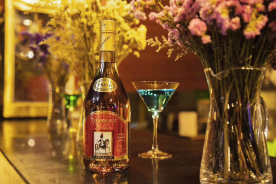 紅葡萄酒是用什么葡萄品種釀造的？