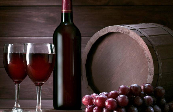 葡萄酒紅酒有什么區(qū)別嗎？葡萄酒是什么酒？