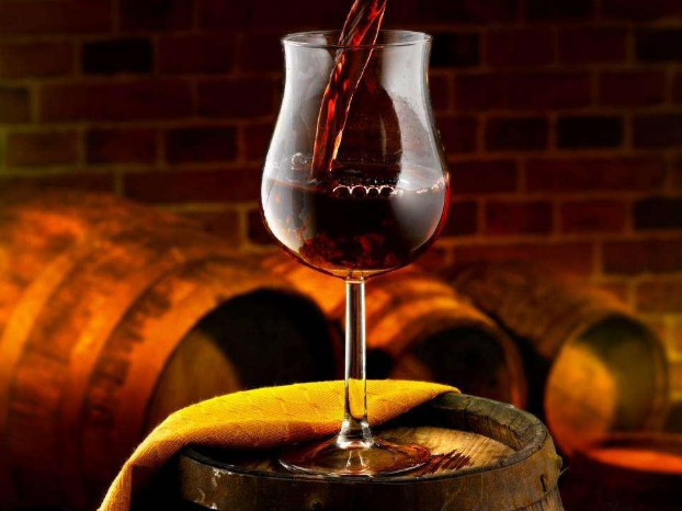 紅酒和葡萄酒有區(qū)別嗎？紅酒的定義是什么