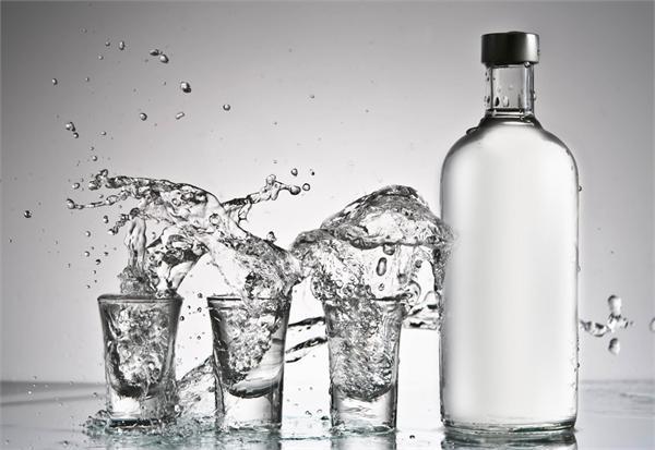 喝白酒有些什么作用？有什么危害？