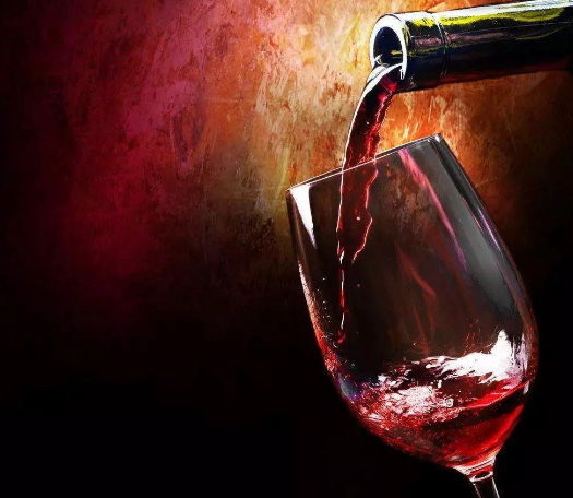 簡(jiǎn)單去除衣服葡萄酒酒漬，你了解方法嗎？