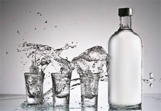 白酒屬于有機(jī)溶液?jiǎn)?白酒是溶液?jiǎn)?