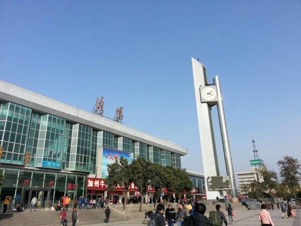 大連龍泉酒廠怎么走(大連龍泉酒廠電話(huà))