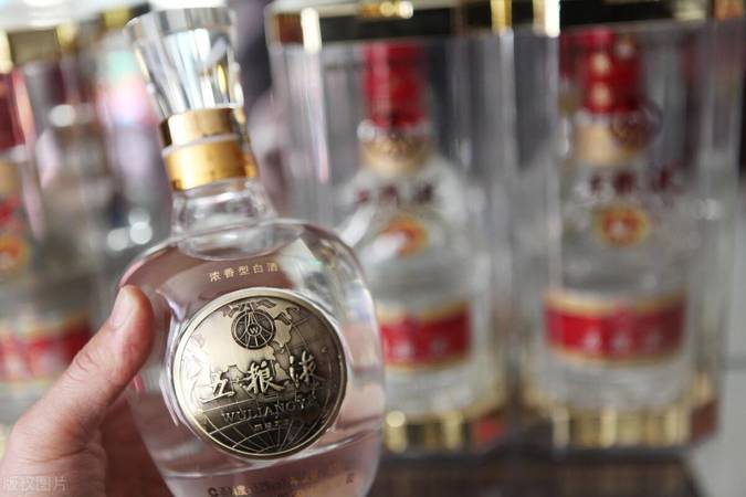 白酒的產(chǎn)品的線(xiàn)上和線(xiàn)下渠道設(shè)計(jì)(白酒線(xiàn)上線(xiàn)下渠道建設(shè))